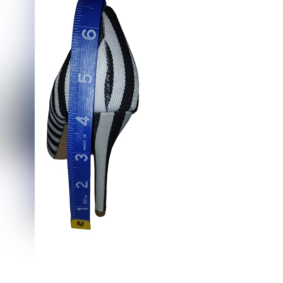 LAUREN LORRAINE BROCHE POINTED TOE PUMPS - Picture 6 of 7